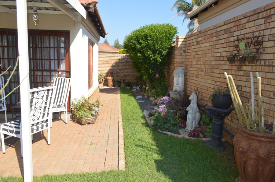 3 Bedroom Property for Sale in Wilkoppies North West